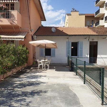 Vila Calme Et Tranquillite Et Un Soupir Menton Exteriér fotografie