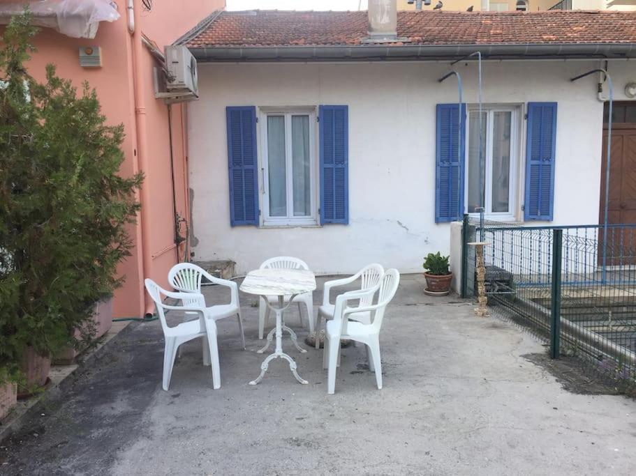 Vila Calme Et Tranquillite Et Un Soupir Menton Exteriér fotografie